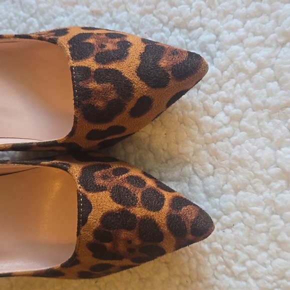 Elisabet Tang Leopard Suede Pumps - Picture 3 of 9